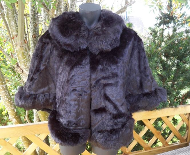 Huvudbild Svart pälscape fuskpäls