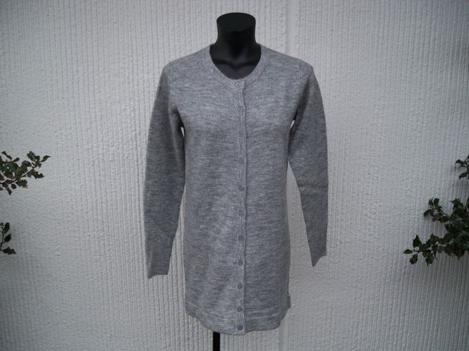 Huvudbild Stickad Grå Lång Kofta Ze-Ze