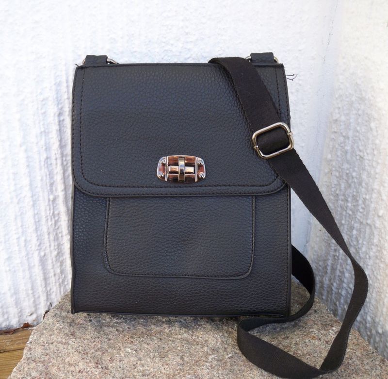 Svart Messenger Axelremsväska Bags by Dansk