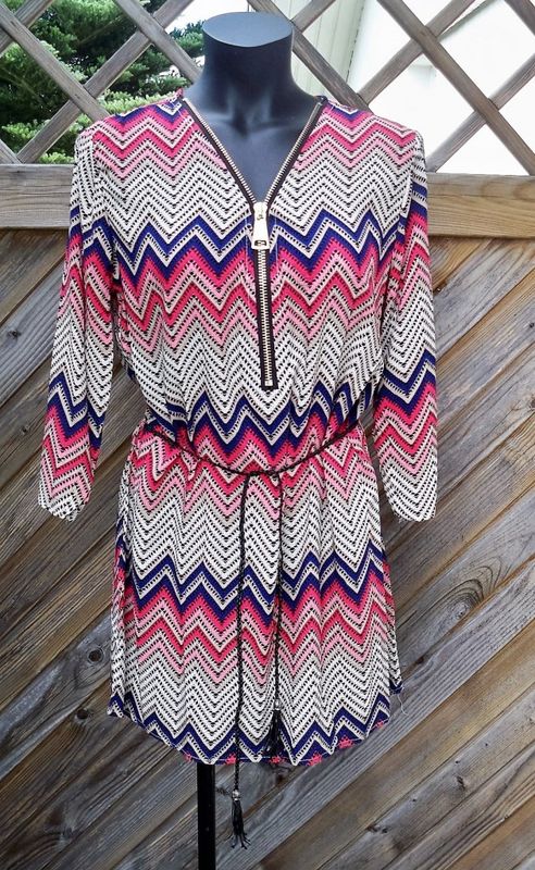 Klänning. Zig Zag mönster med dragkedja