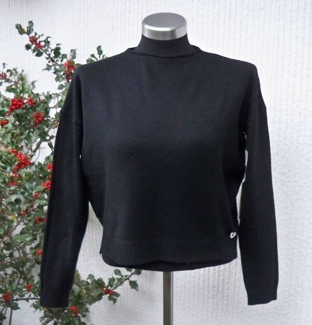 Huvudbild Svart Finstickad Tröja med lång ärm