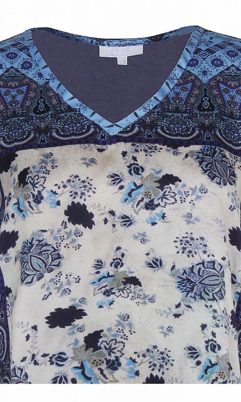 Mörkblå mönstrad Blus Jindo. Ze-Ze