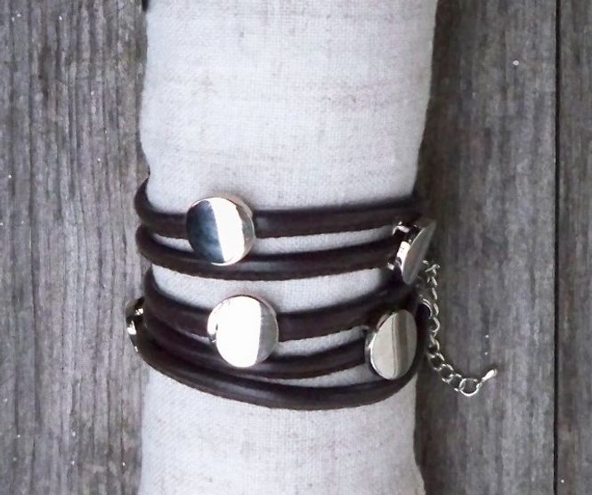 Huvudbild Mörkbrunt Läderarmband Rundel OCK Sweden