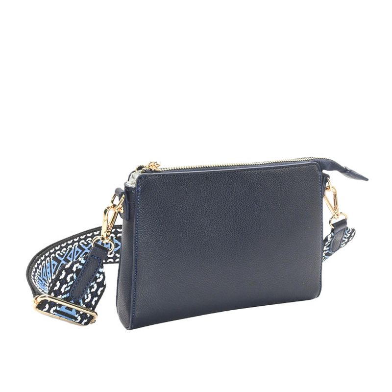 Marinblå väska clutch med mönstrad axelrem
