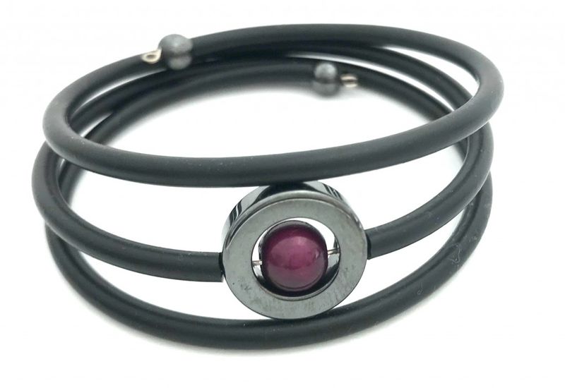 Gummiarmband Dilba Hematit/Lila. Magnani Smyckesdesign