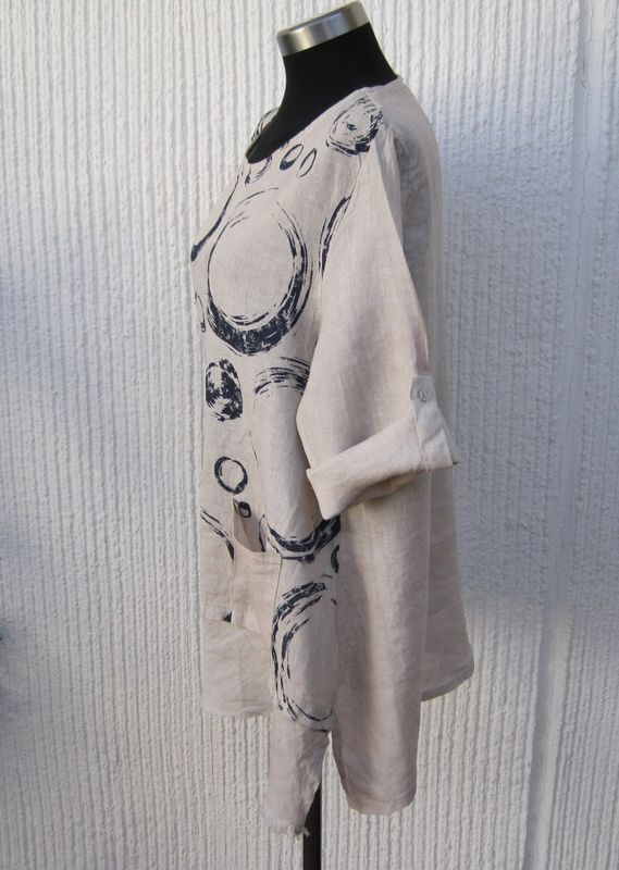 Beige Linnetunika Med Mörkblått Mönster