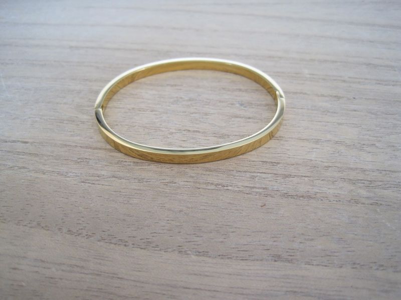 By Odahl Vitt Stelt Stålarmband