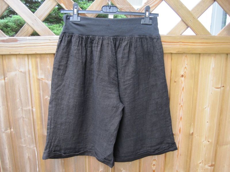 Svarta Knälånga Lätta Linneshorts