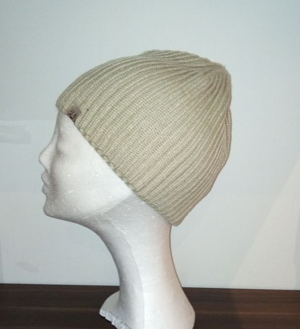 Huvudbild Beige Patentstickad Mössa Furbo - Börjesson ...