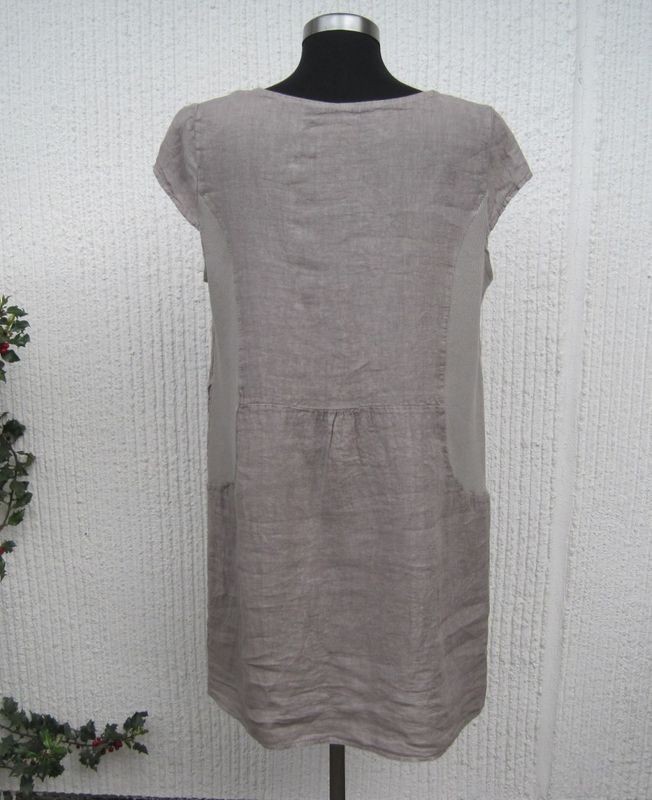 Taupe gråbrun linneklänning med holkärm Puro Lino