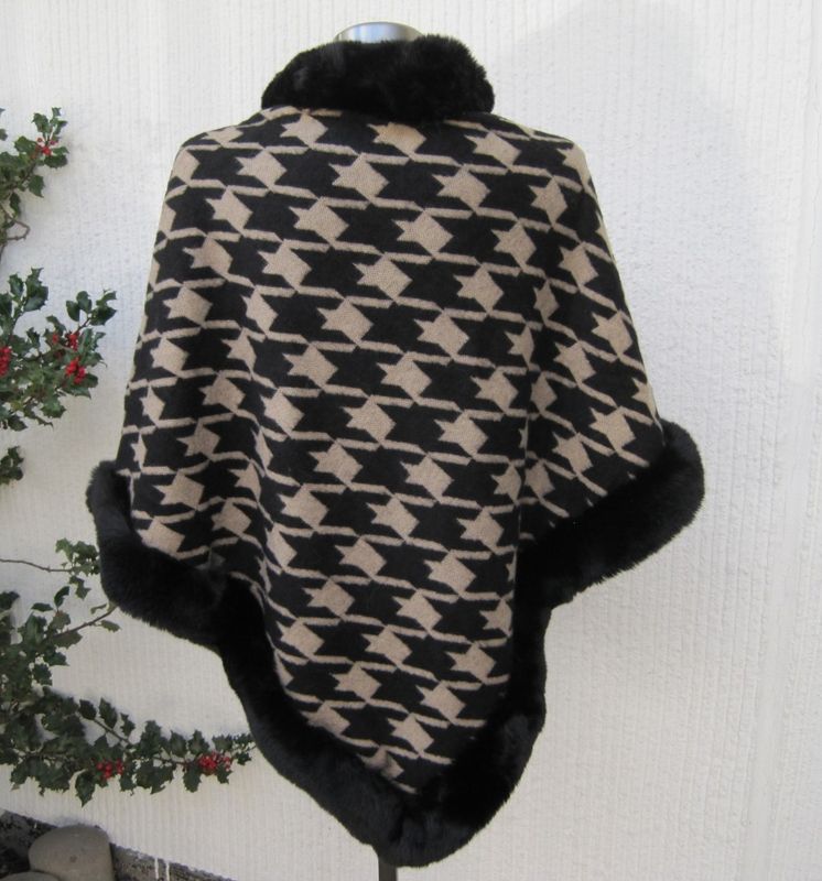 Svart / Beige Hundtandsmönstrad Poncho Med Pälskant