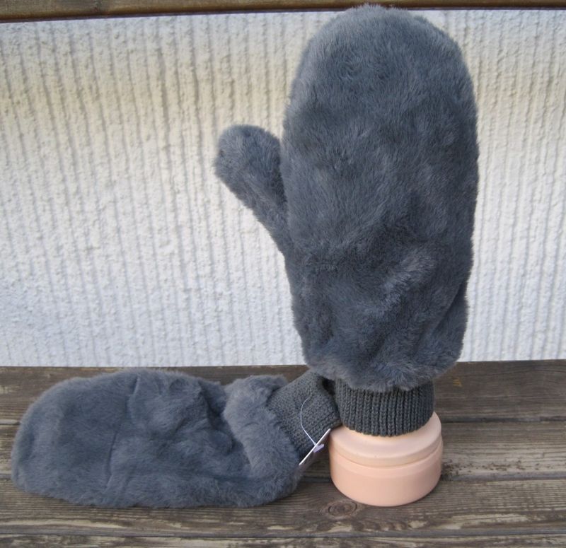 Mörkgrå Tumvantar Med Fuskpäls