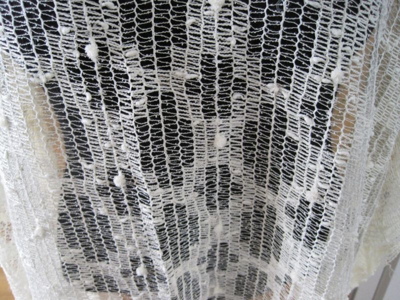 Cremevit Spetsponcho / Nätponcho