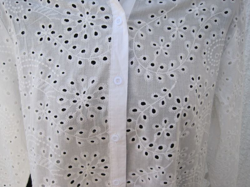 Vit lång brodyrblus långskjorta