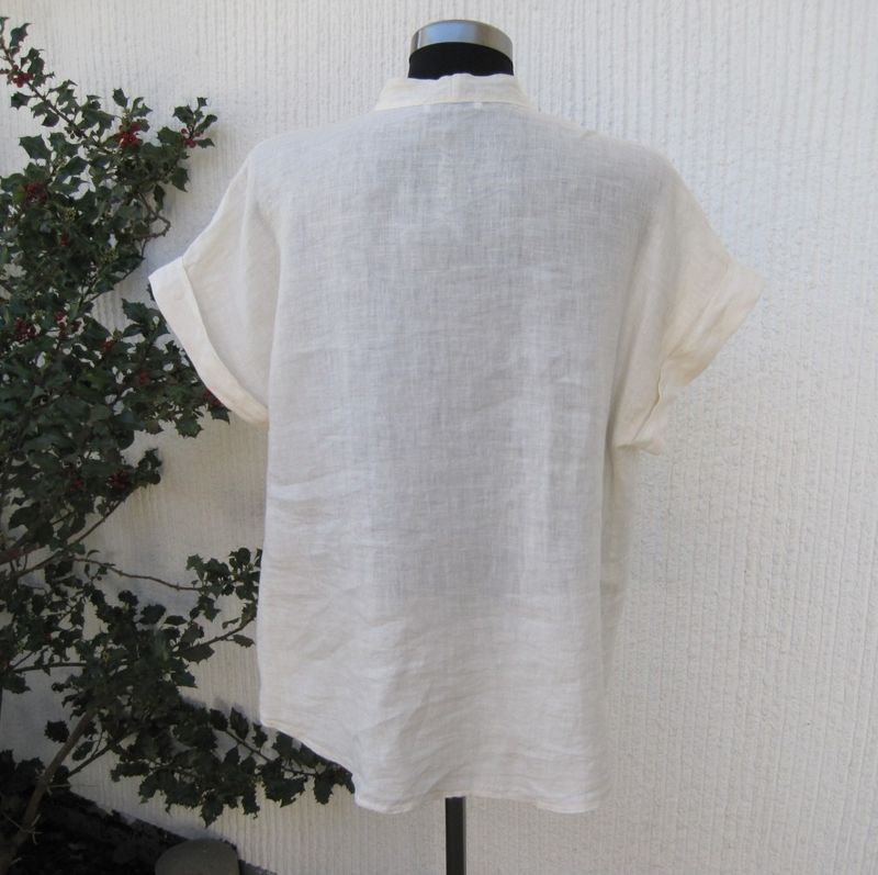 Beige V-ringad Linneblus Med Färgade Dekorsömmar