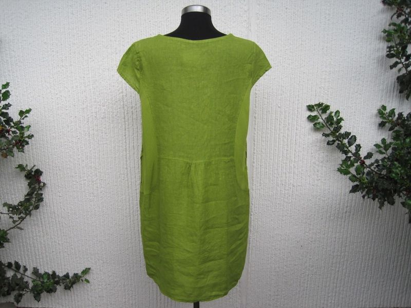 Anisgrön Linneklänning med holkärm. Puro Lino