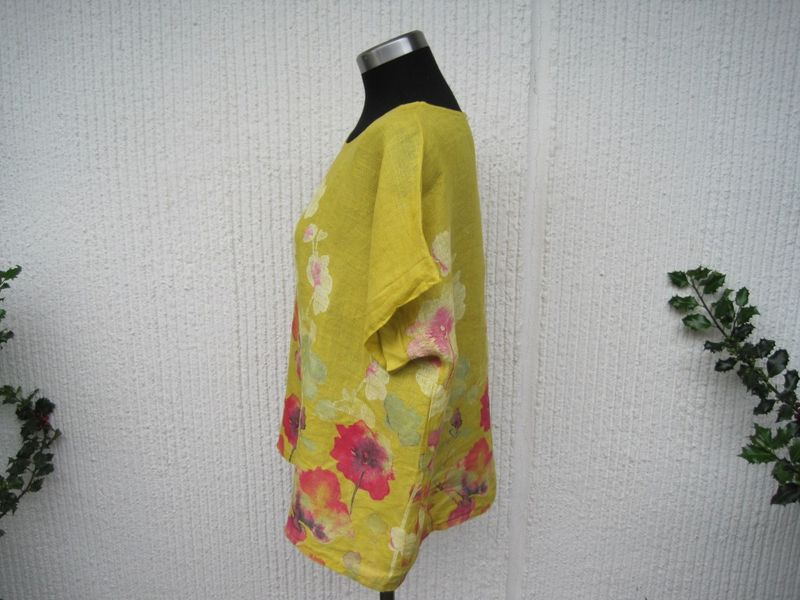 Senapsgul Linneblus med blommor. Puro Lino